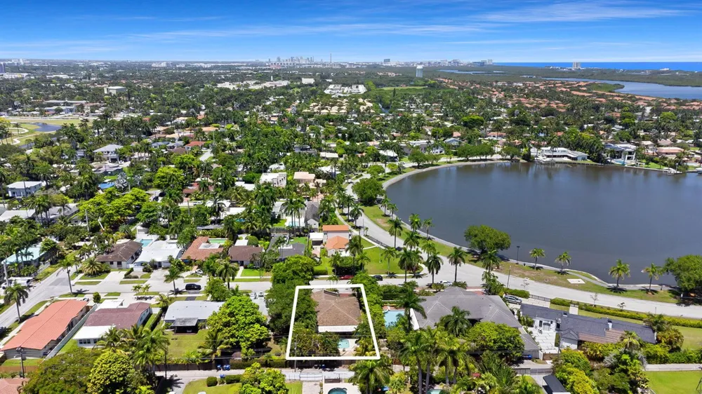 1230 TAYLOR STREET Hollywood, FL 33019