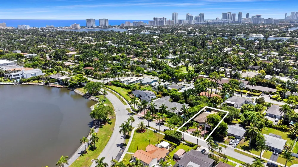 1230 TAYLOR STREET Hollywood, FL 33019