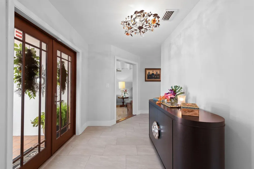 1230 TAYLOR STREET Hollywood, FL 33019