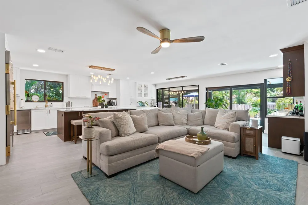 1230 TAYLOR STREET Hollywood, FL 33019