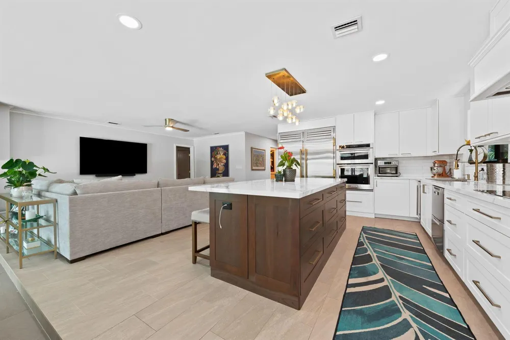 1230 TAYLOR STREET Hollywood, FL 33019
