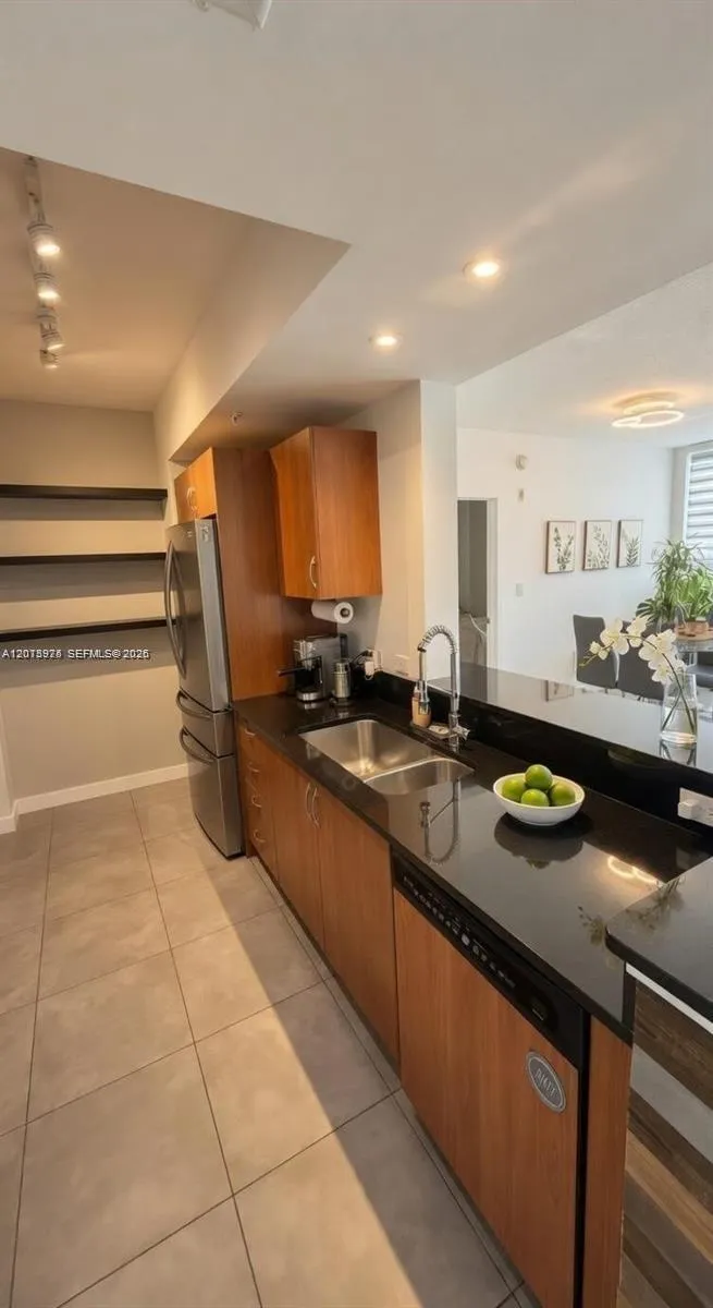 2775 NE 187th St #609 Aventura, FL 33180
