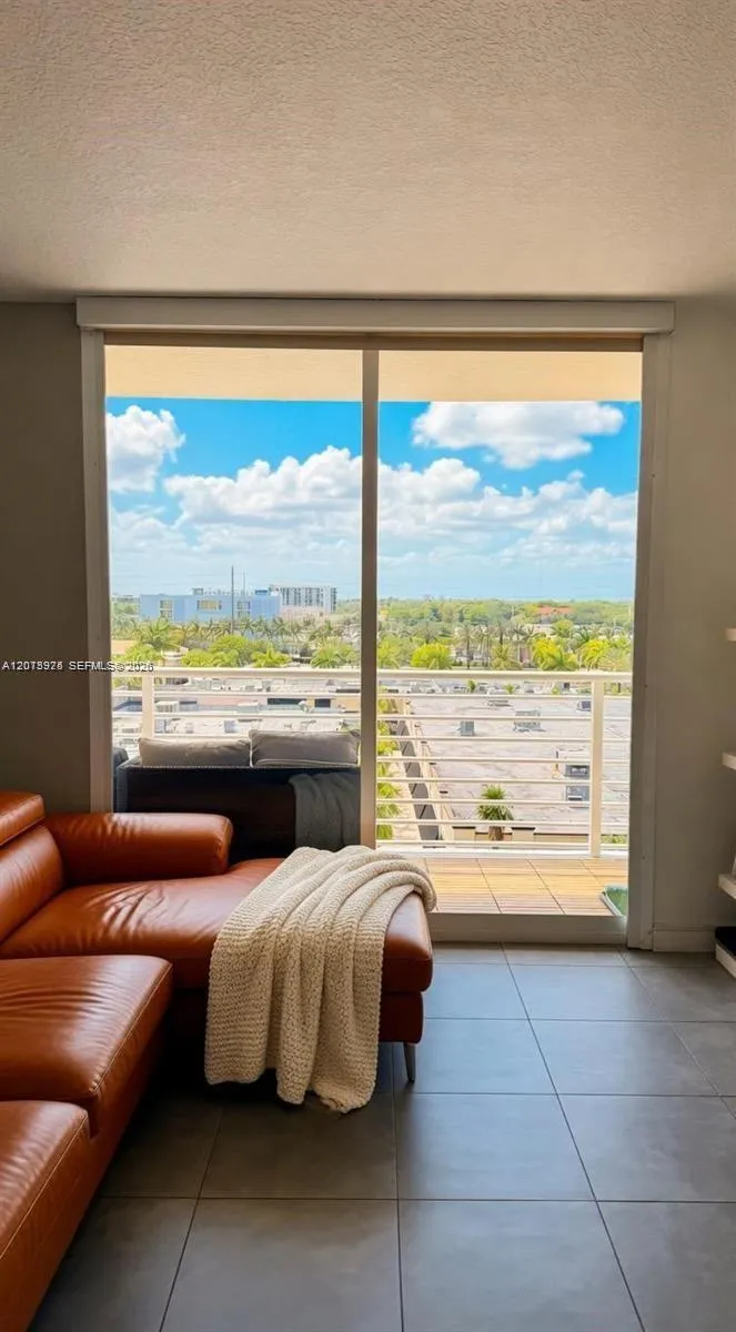 2775 NE 187th St #609 Aventura, FL 33180