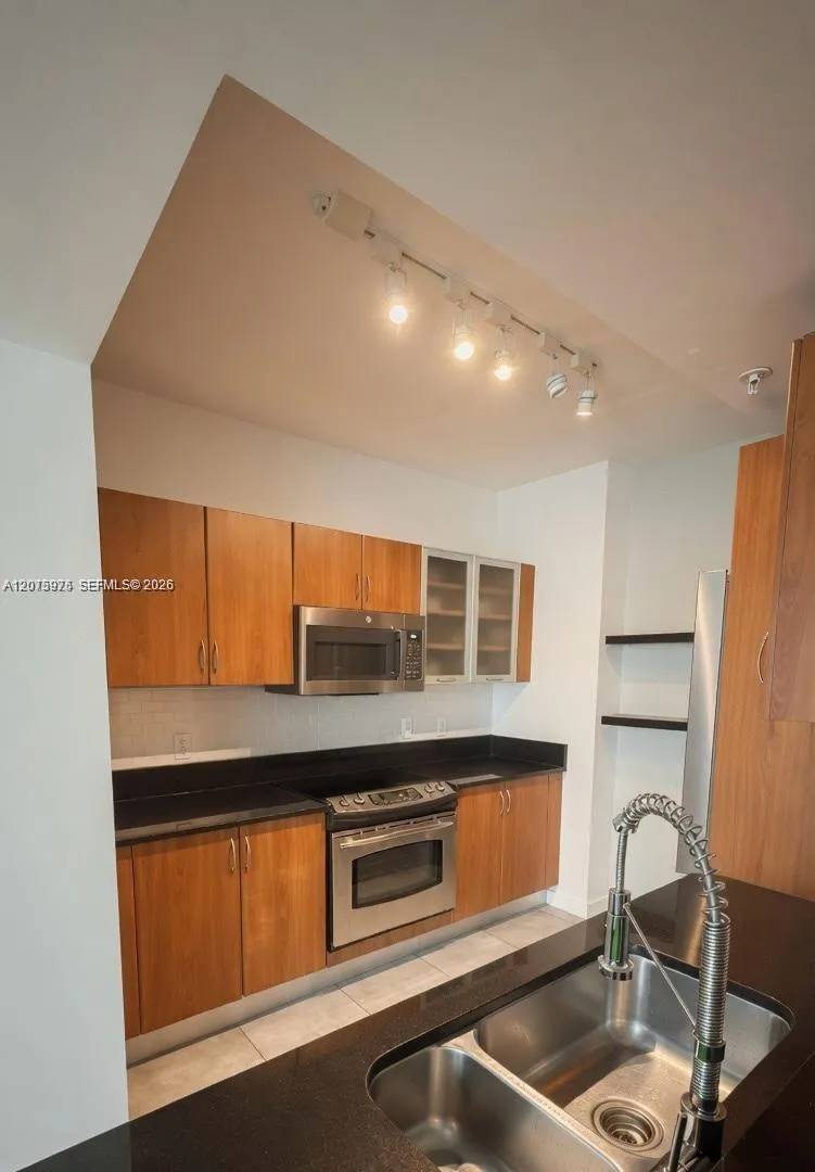 2775 NE 187th St #609 Aventura, FL 33180