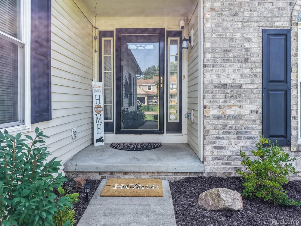 2905 Saddlebrook Court Putnam Township, MI 48169