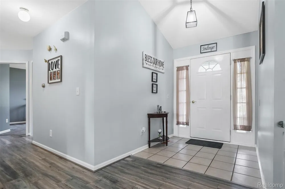 2905 Saddlebrook Court Putnam Township, MI 48169