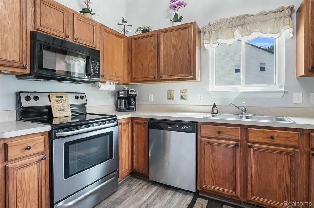 2905 Saddlebrook Court Putnam Township, MI 48169