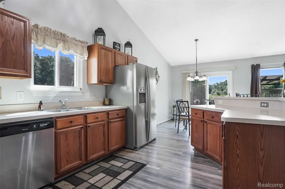 2905 Saddlebrook Court Putnam Township, MI 48169
