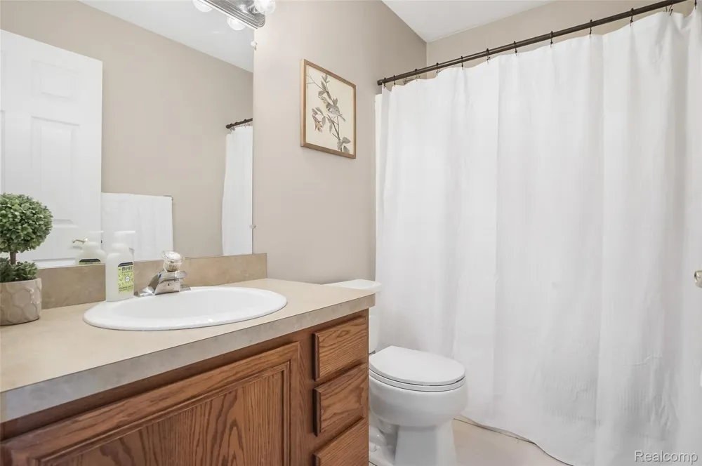 2905 Saddlebrook Court Putnam Township, MI 48169