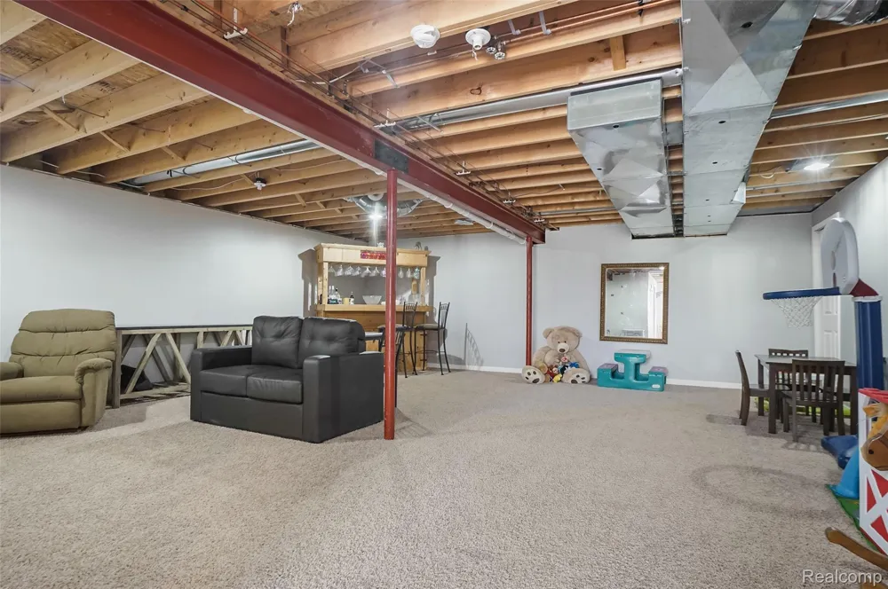 2905 Saddlebrook Court Putnam Township, MI 48169