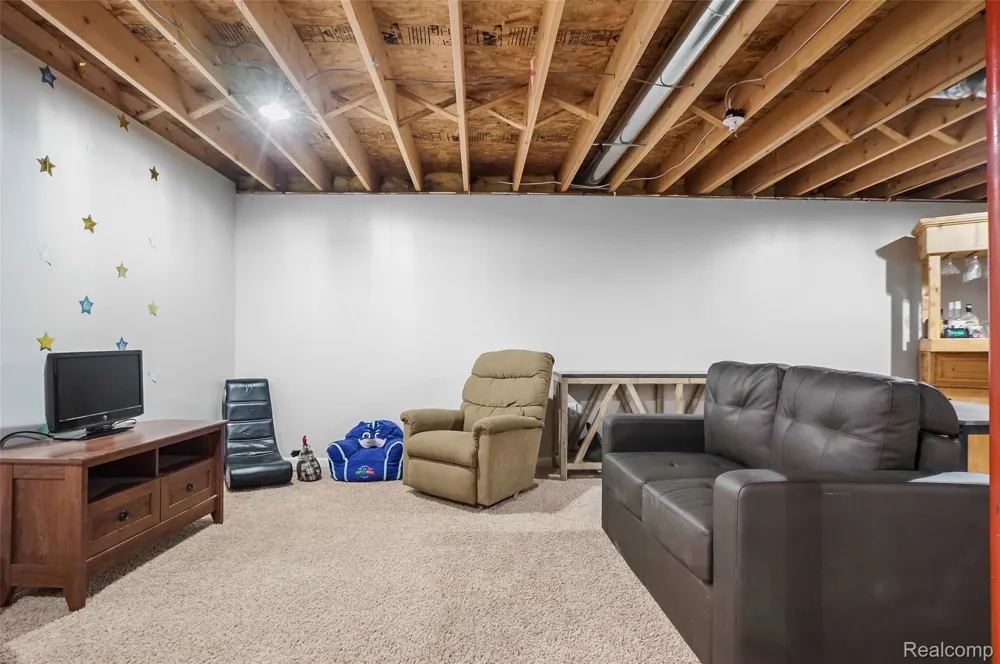 2905 Saddlebrook Court Putnam Township, MI 48169
