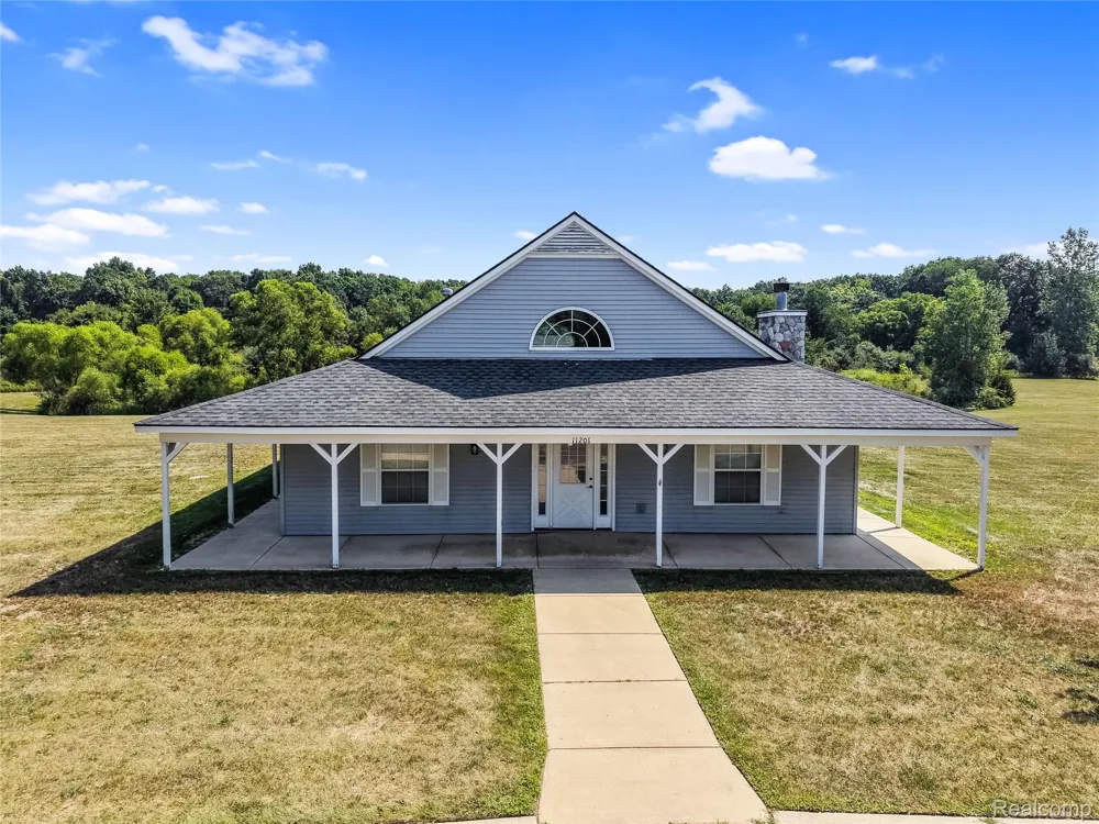 2905 Saddlebrook Court Putnam Township, MI 48169