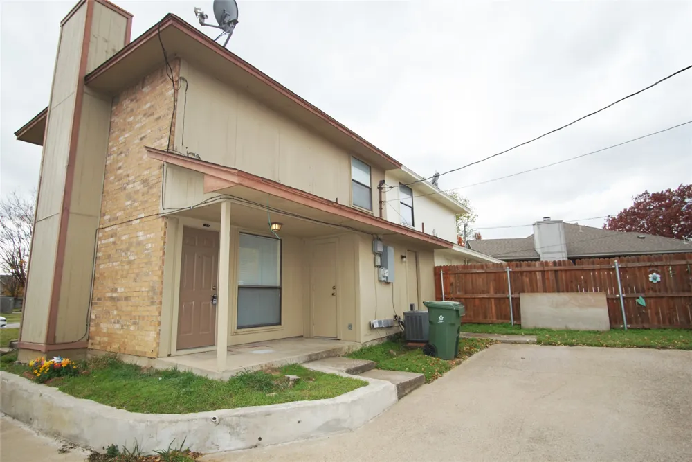 5719 Red Cactus Court Arlington, TX 76017