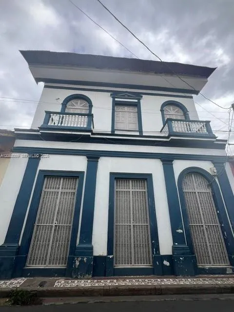 203 NE Calle Estrada
