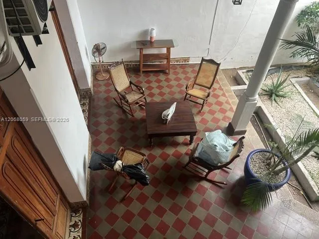 203 NE Calle Estrada 