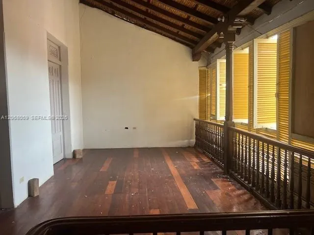203 NE Calle Estrada 