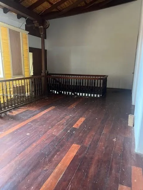 203 NE Calle Estrada 