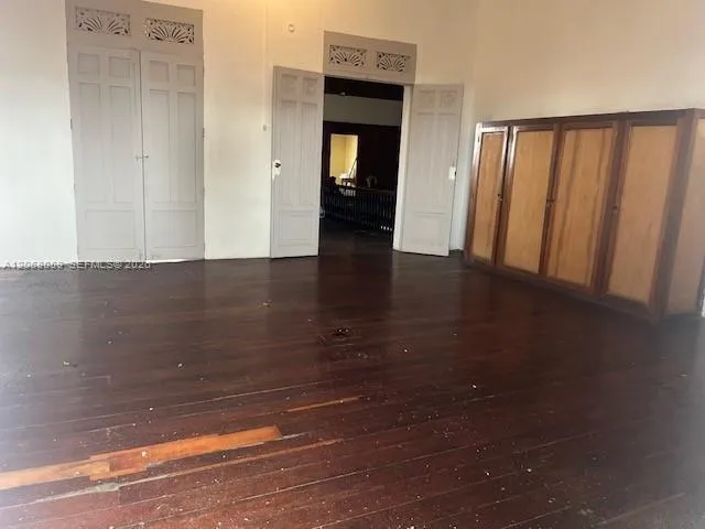 203 NE Calle Estrada 