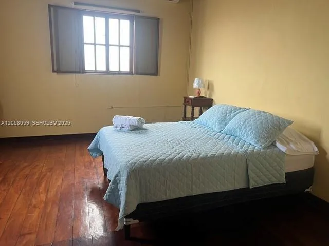 203 NE Calle Estrada 
