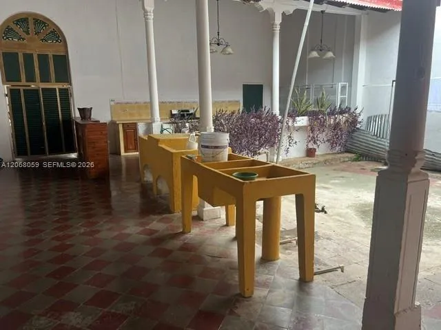 203 NE Calle Estrada 