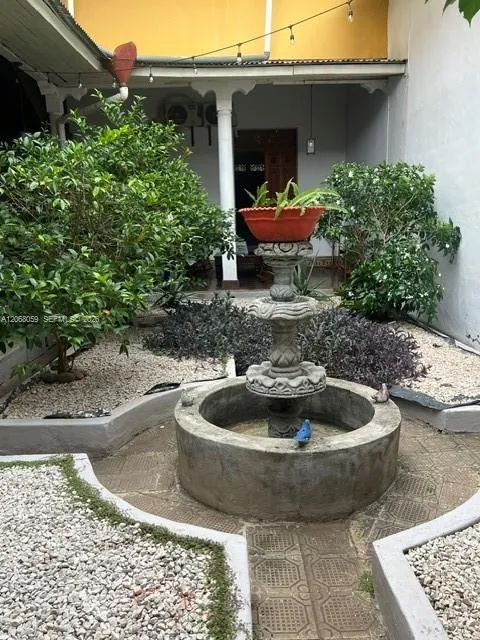 203 NE Calle Estrada 