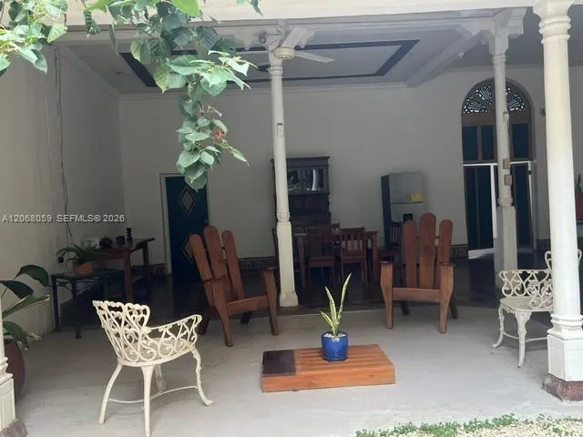 203 NE Calle Estrada 