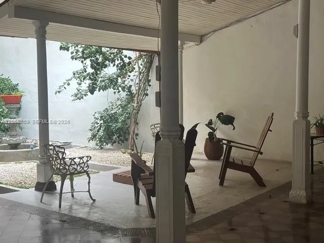 203 NE Calle Estrada 