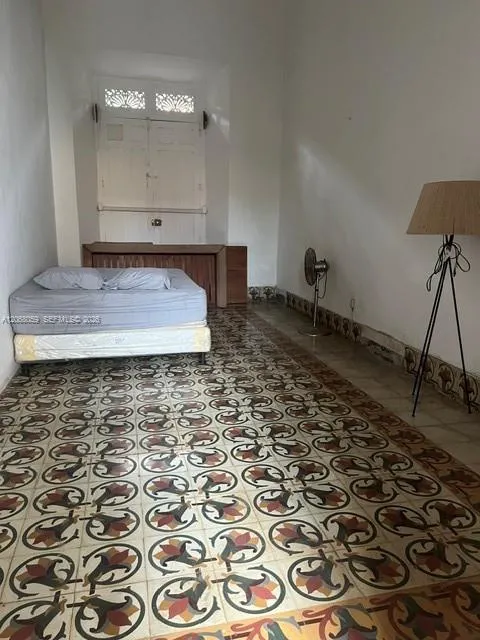 203 NE Calle Estrada 