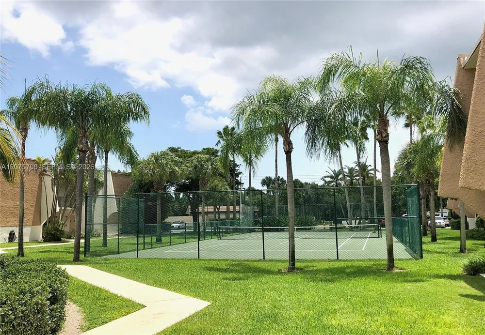 8281 SW 128th St #104 Pinecrest, FL 33156
