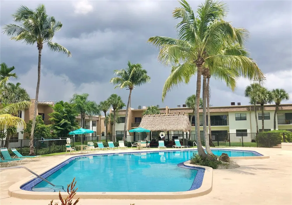 8281 SW 128th St #104 Pinecrest, FL 33156