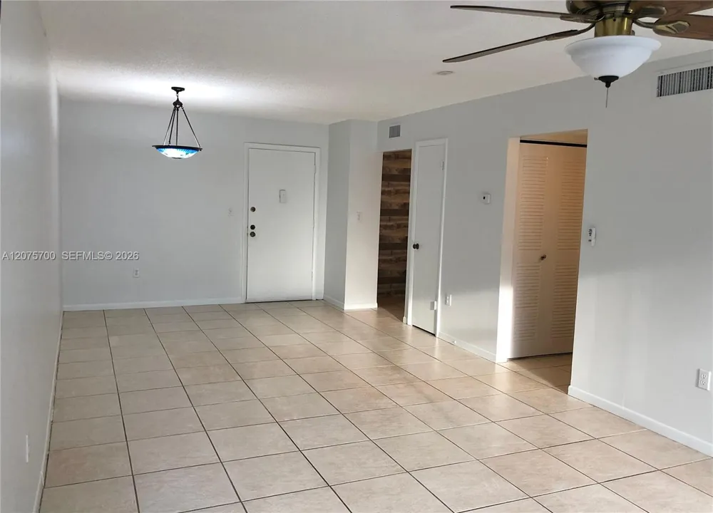 8281 SW 128th St #104 Pinecrest, FL 33156