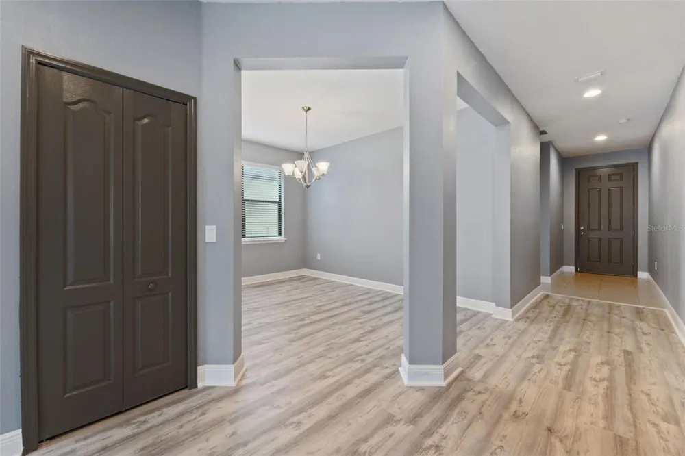 11006 TAHITI ISLE LANE Tampa, FL 33647