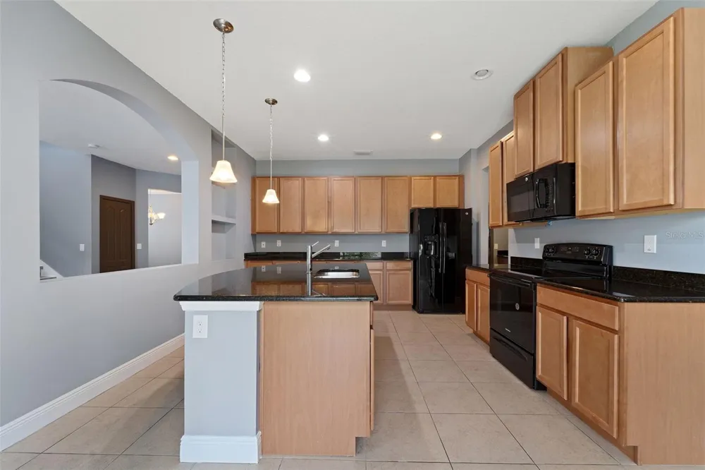 11006 TAHITI ISLE LANE Tampa, FL 33647
