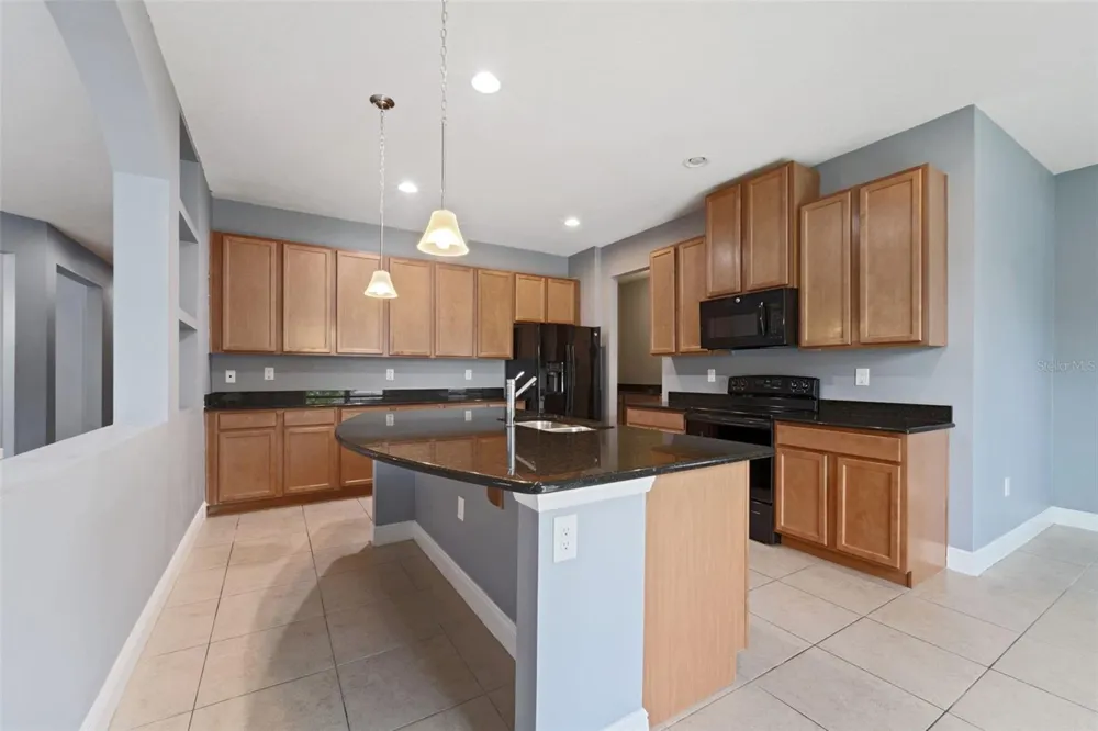 11006 TAHITI ISLE LANE Tampa, FL 33647