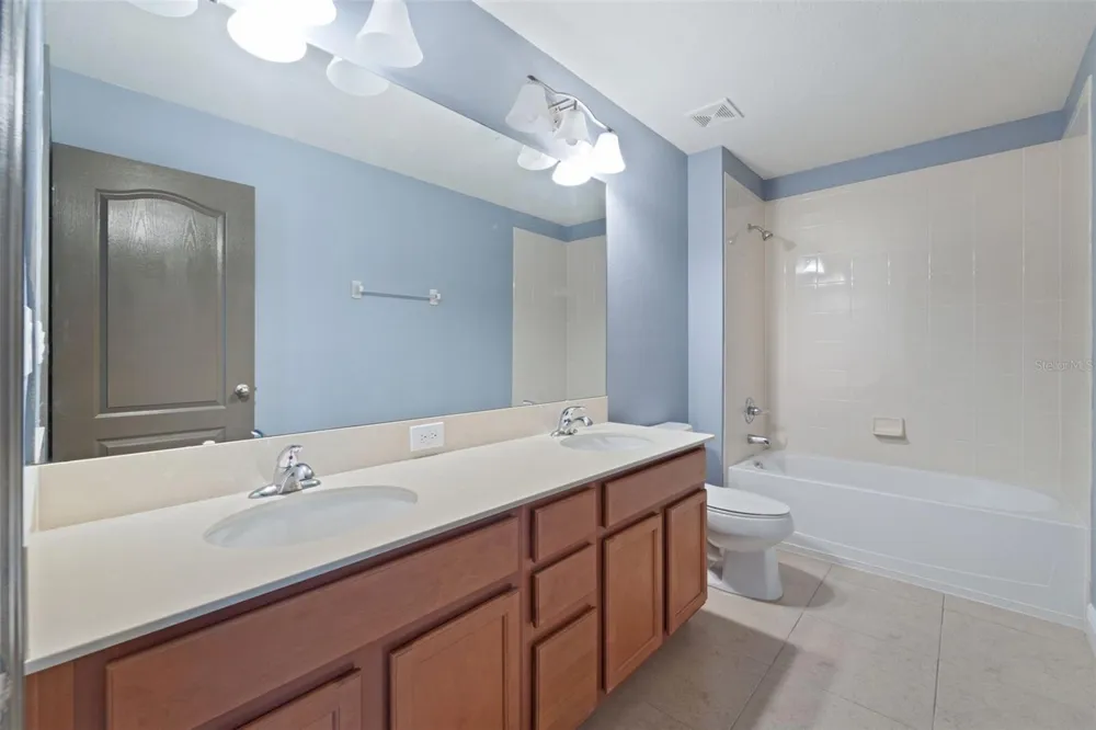11006 TAHITI ISLE LANE Tampa, FL 33647