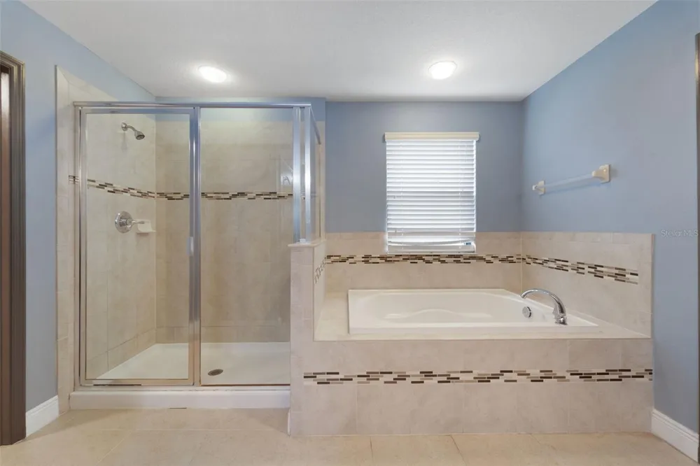 11006 TAHITI ISLE LANE Tampa, FL 33647