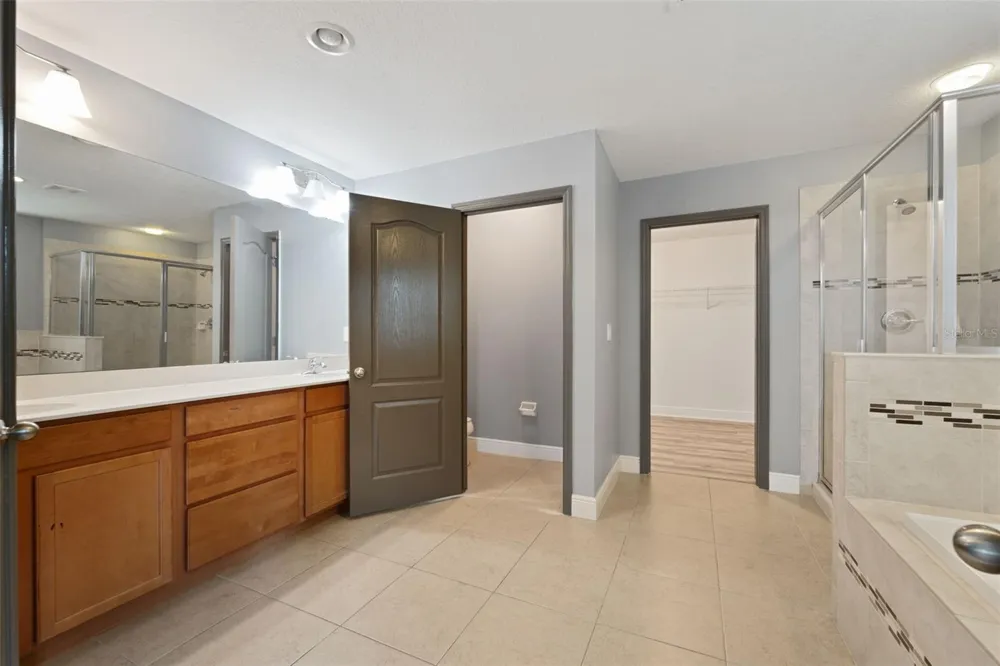 11006 TAHITI ISLE LANE Tampa, FL 33647