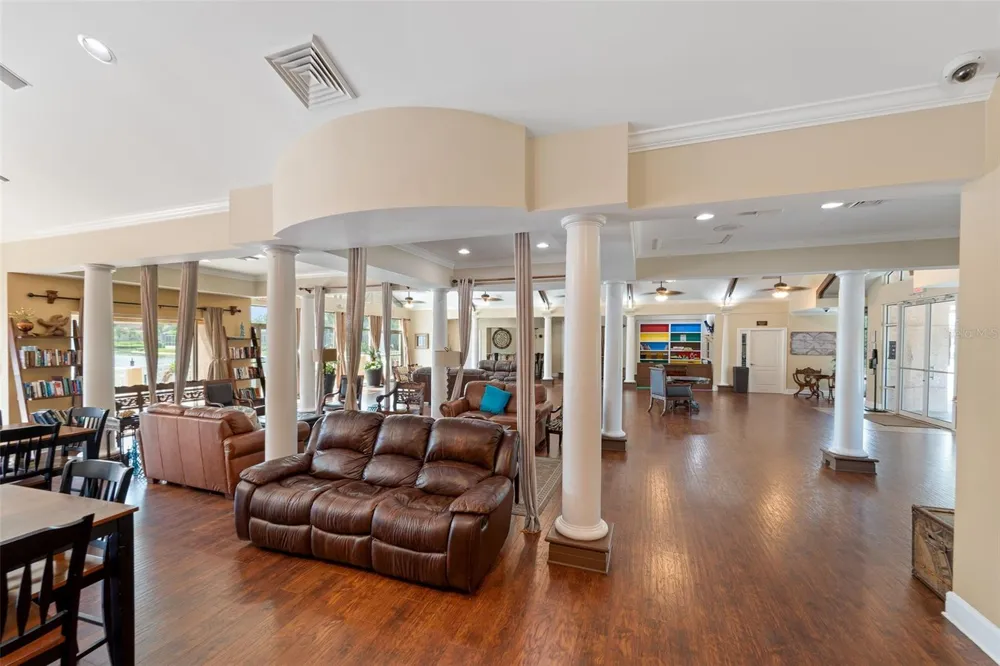 11006 TAHITI ISLE LANE Tampa, FL 33647