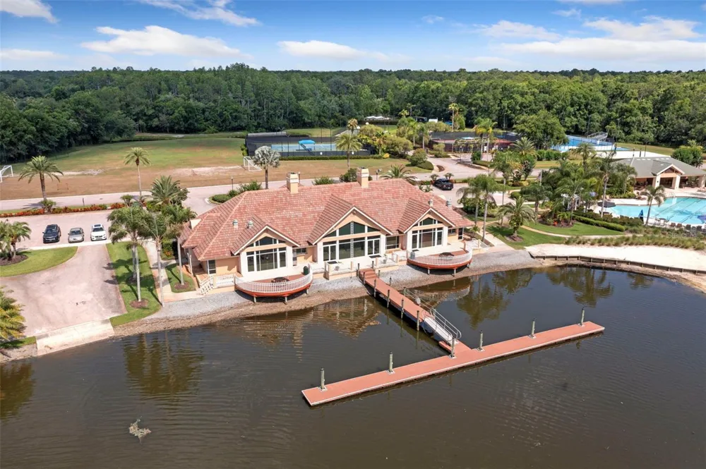 11006 TAHITI ISLE LANE Tampa, FL 33647