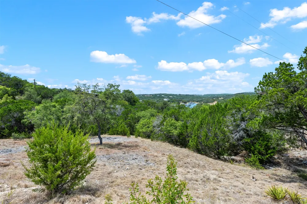 19725 Lakehurst Loop Spicewood, TX 78669