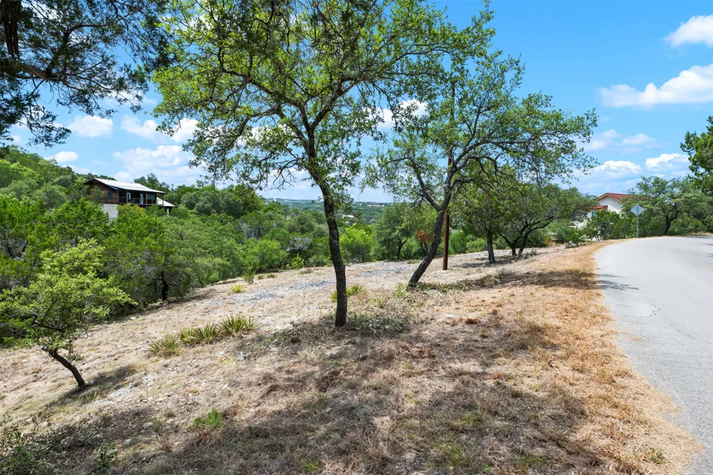 19725 Lakehurst Loop Spicewood, TX 78669