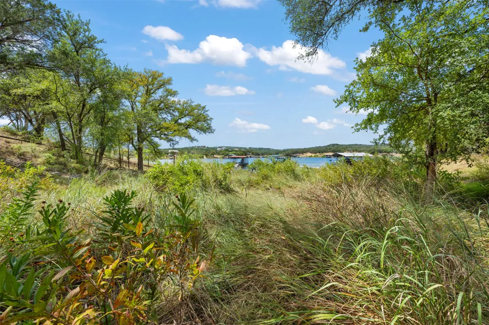 19725 Lakehurst Loop Spicewood, TX 78669