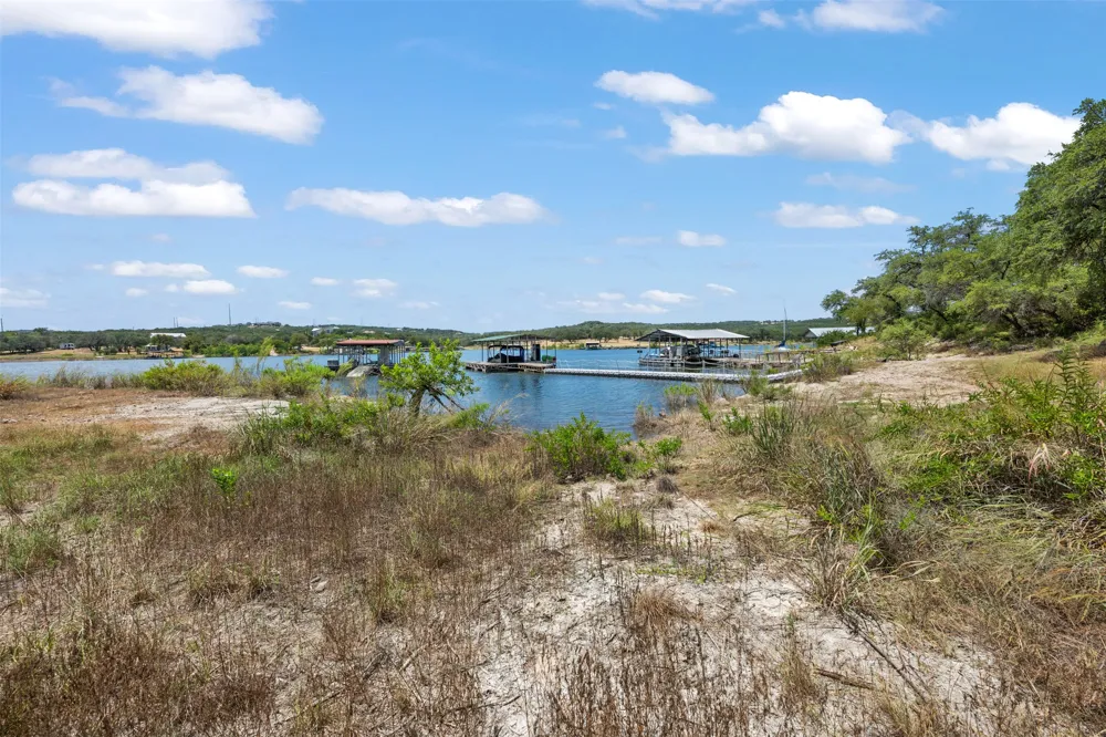 19725 Lakehurst Loop Spicewood, TX 78669