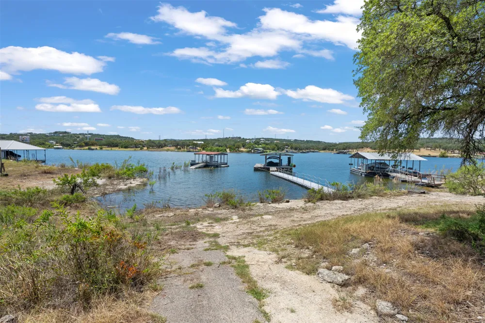 19725 Lakehurst Loop Spicewood, TX 78669