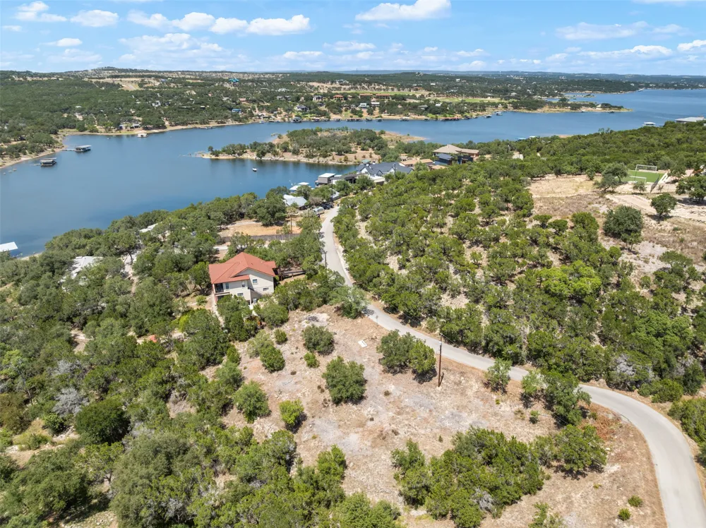 19725 Lakehurst Loop Spicewood, TX 78669