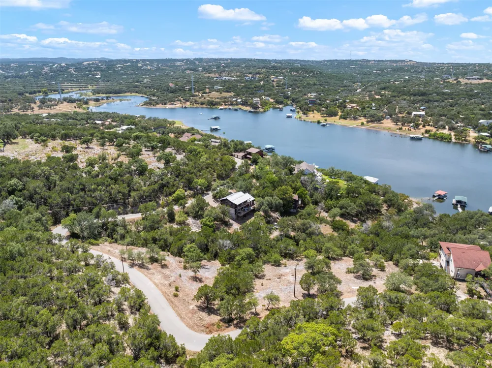 19725 Lakehurst Loop Spicewood, TX 78669