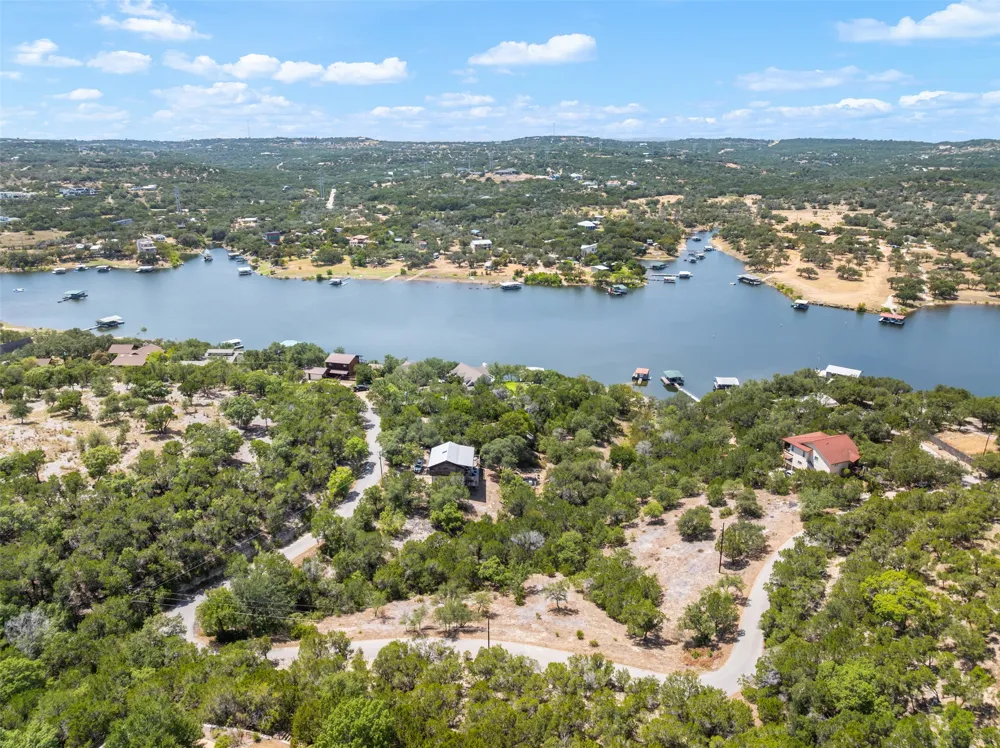 19725 Lakehurst Loop Spicewood, TX 78669