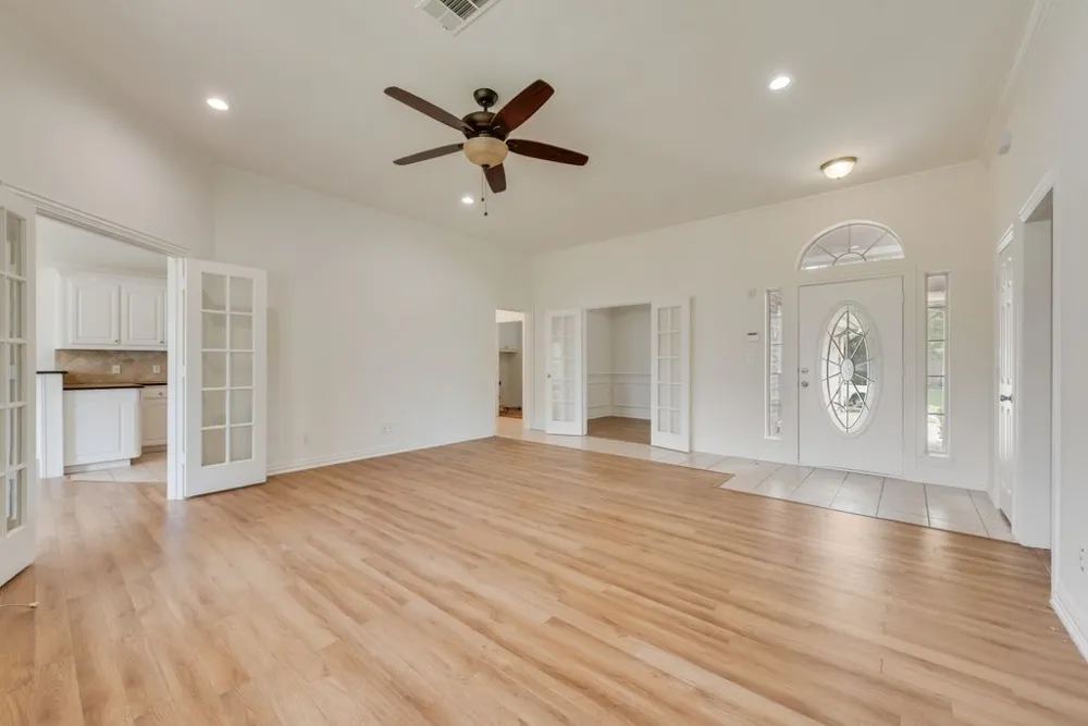 721 Herman Drive Hurst, TX 76054