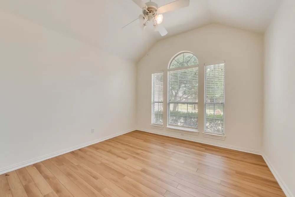 721 Herman Drive Hurst, TX 76054
