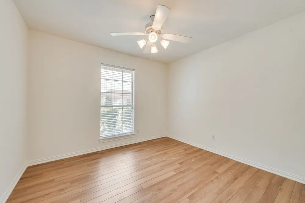 721 Herman Drive Hurst, TX 76054